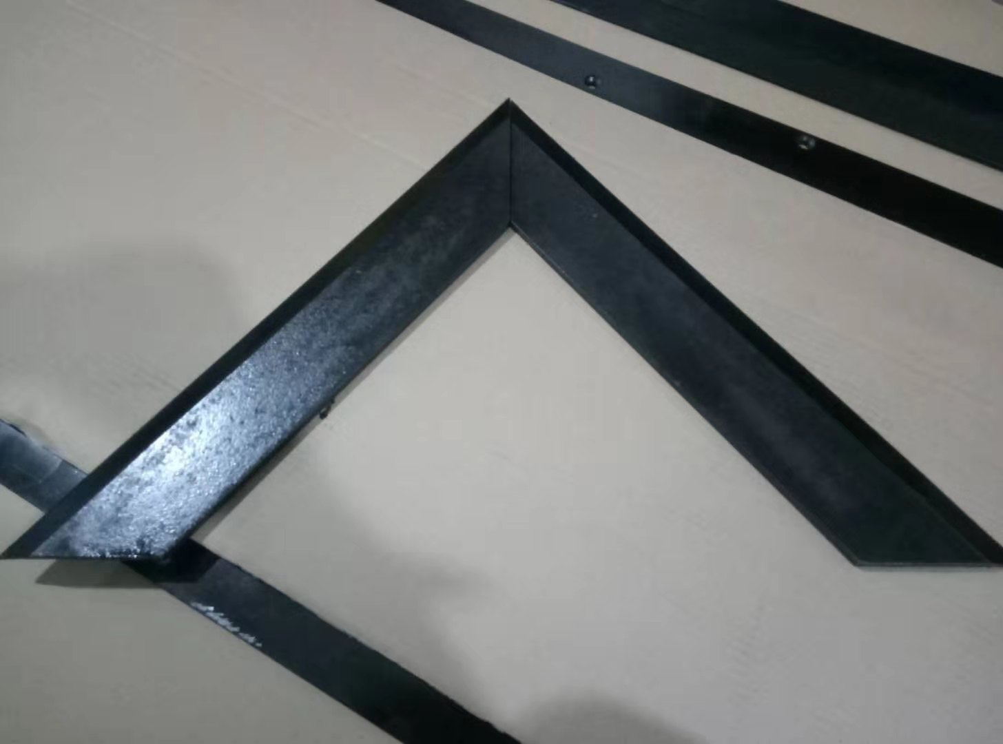 V型頂?shù)? border=